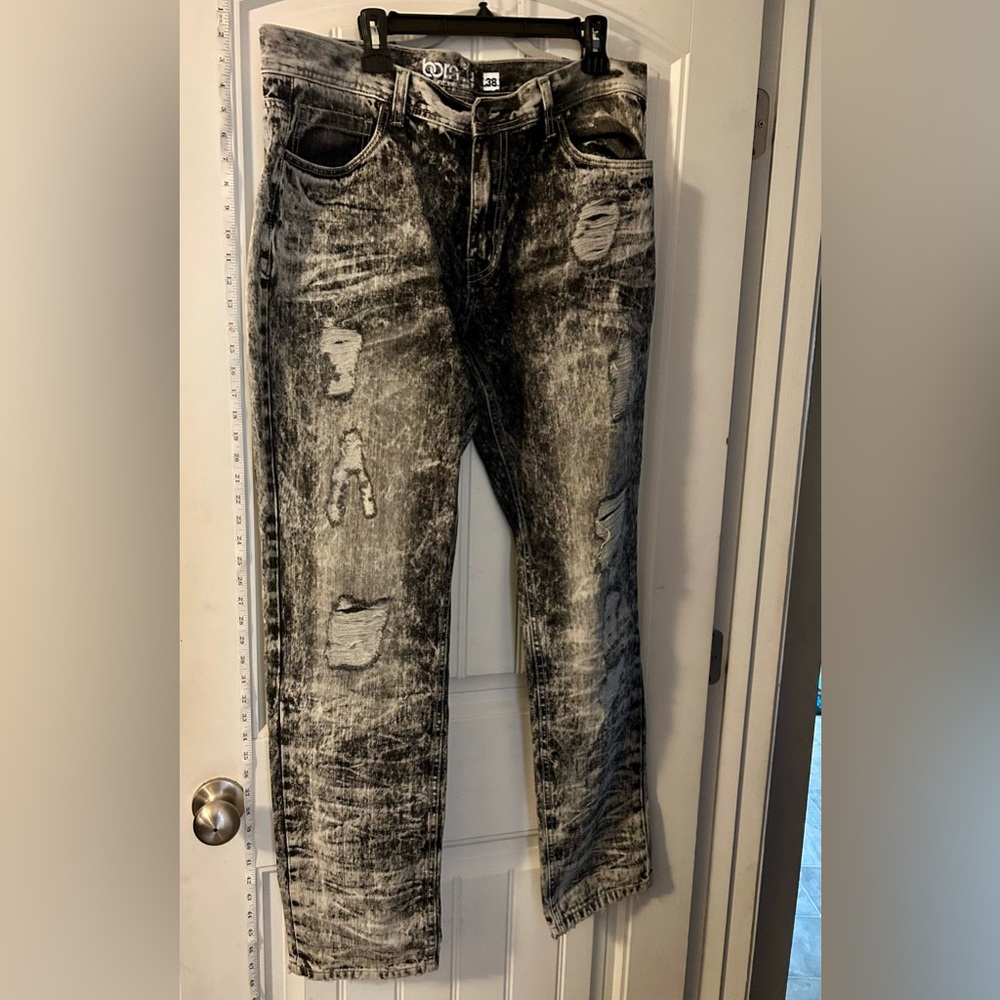 NWOT  Born Fly jeans 38/34 black acid washed with tears.